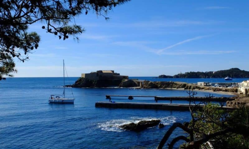 from the Tour Fondue to Cap Estérel