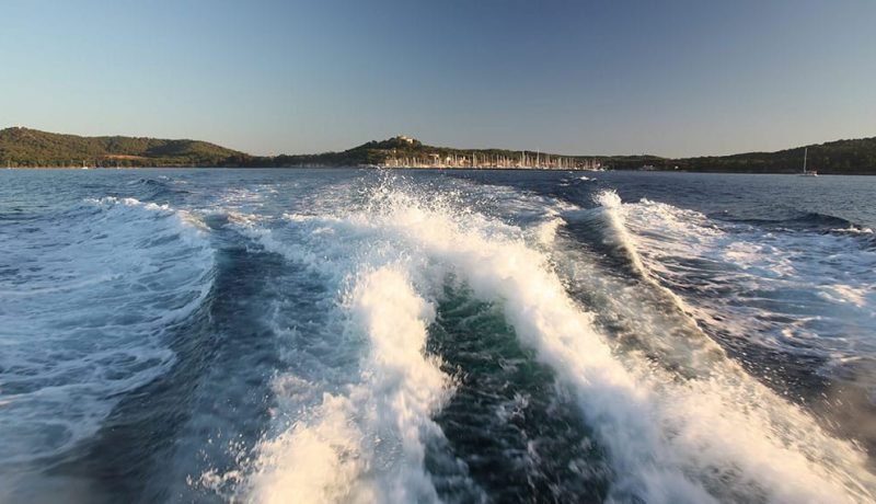 secretrip-boat-engine-yacht-11