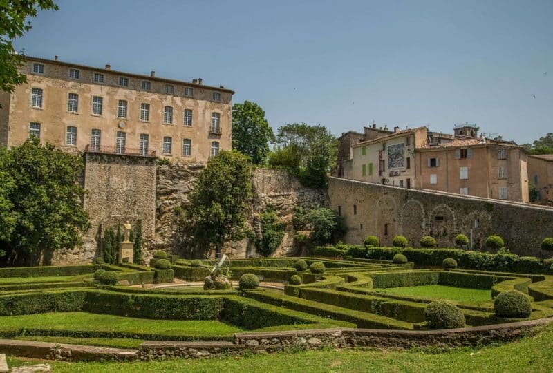 Stadt und Schloss Entrecasteaux, Var, Brignoles